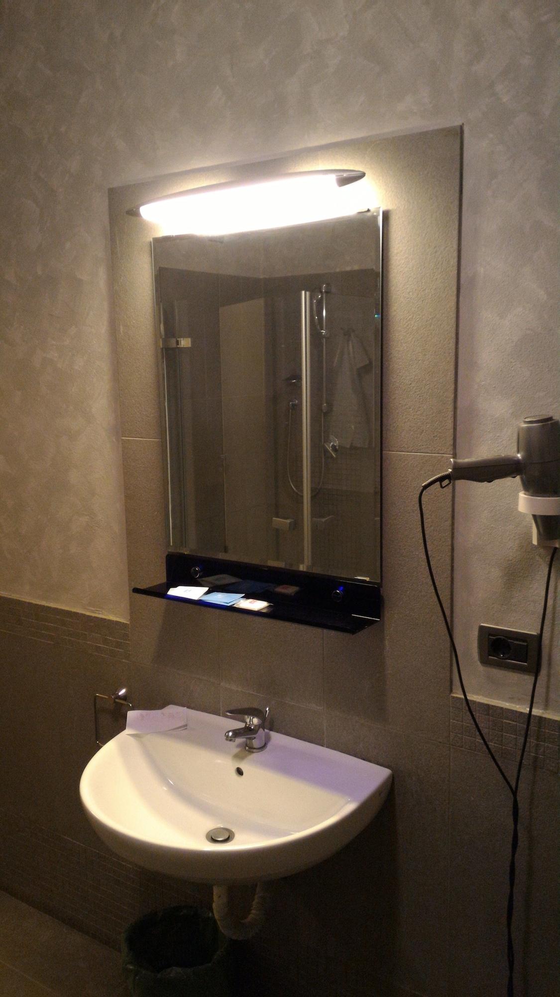 Lux Hotel 3*